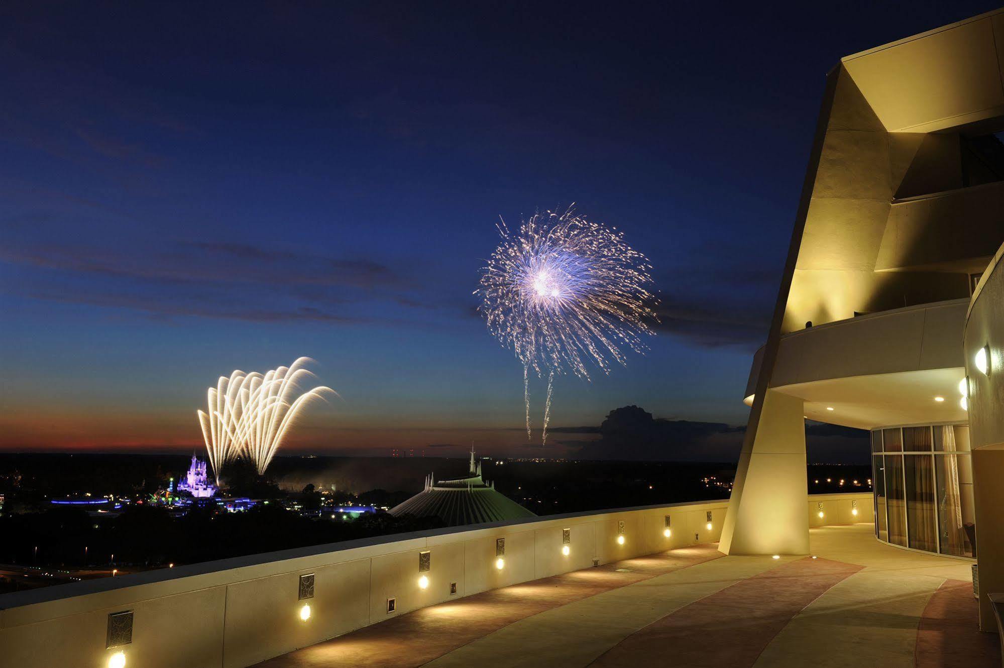 Bay Lake Tower At Disney'S Contemporary Resort Lake Buena Vista Exterior photo
